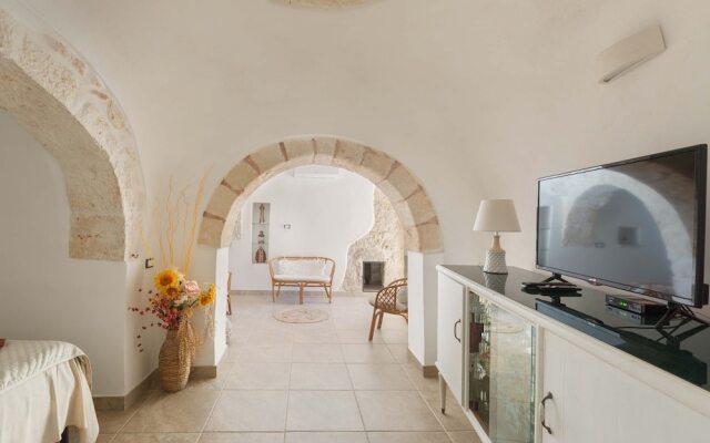 3229 Trullo Mimosa by Perle di Puglia