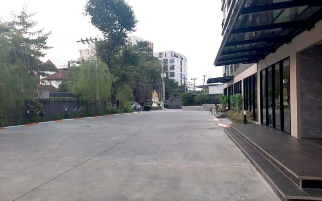 The 9 Residence Hotel