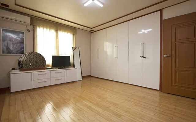 Jeju Tteul Anae Pension