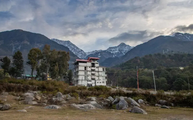 Manuni Inn - Riverside Hotel