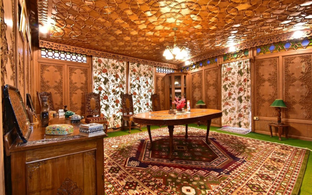 Inshallah Houseboats
