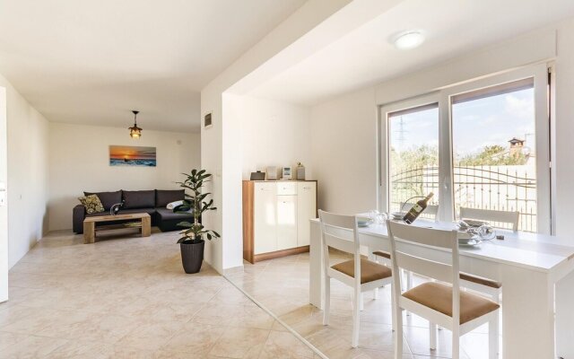 Nice Home in Medulin With Wifi and 2 Bedrooms