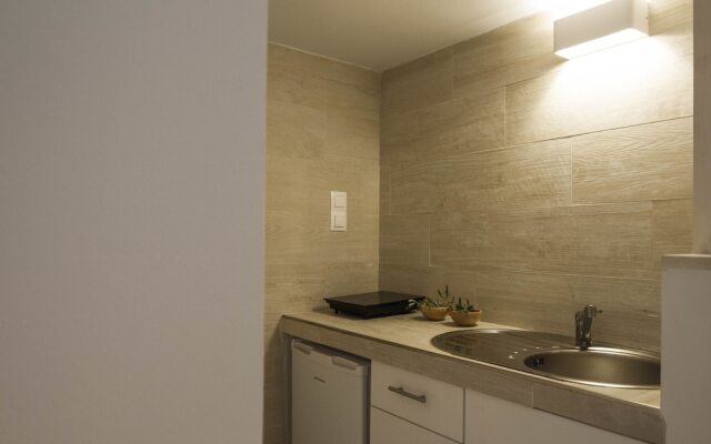 Mirsini Studios & Apartments