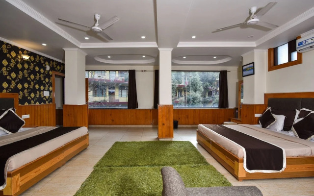 The Posh Hotel near Mall Road with Hassle Free Covered Parking