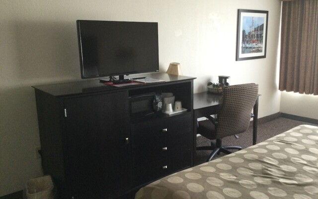 Ramada Grayling Hotel And Conference Center