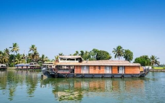 OYO 28400 Relax In Kerala Pamba 3bhk Sharing Houseboat