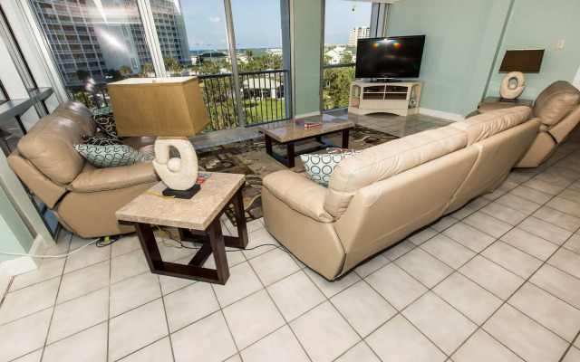 Shoreline Towers by Holiday Isle