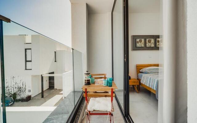 SunnyVillas 4BR New Villa Private Pool in Pernera