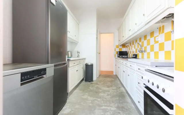 Oeiras Balcony by Homing