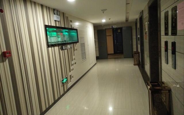 Chonpines Hotels·Yongzhou Lengshuitan Jinshuiwan Square