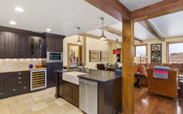 Edgemont 2603 - Luxury Ski-in Ski-out Condo