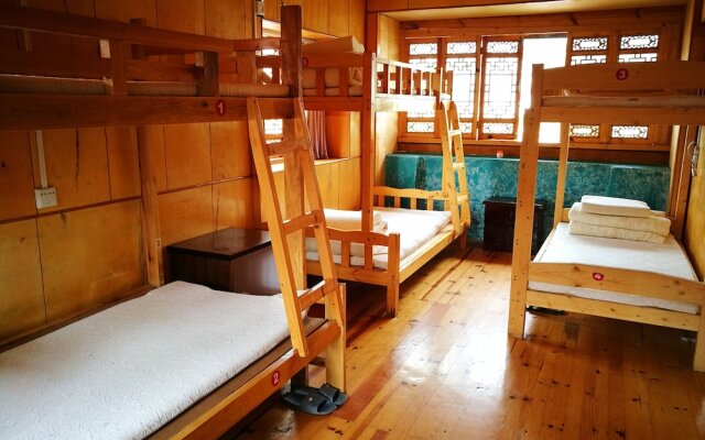 Sushe self-service Inn