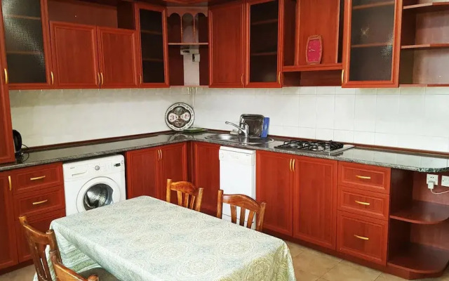 Friendship Hostel & Tours 2