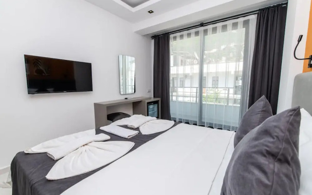Leonis Hotel