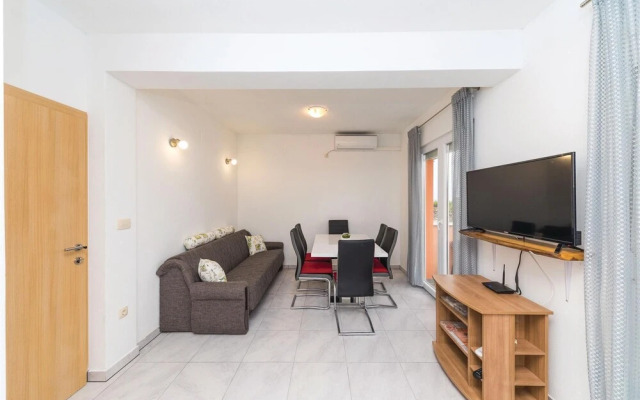 Awesome Apartment in Sevid With 2 Bedrooms and Wifi