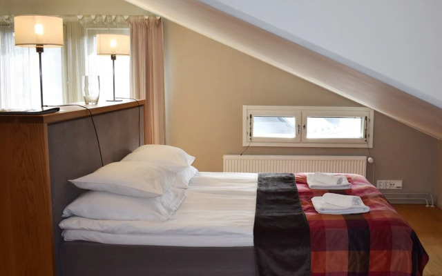 Levi Suites Unna Mànnu
