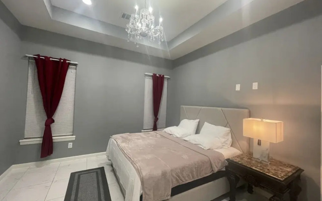 IAH SPHERIC Mini-mansion