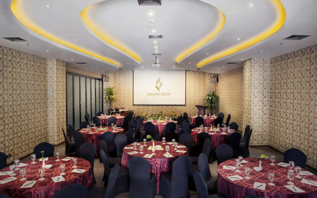 Grand Edge Hotel Semarang