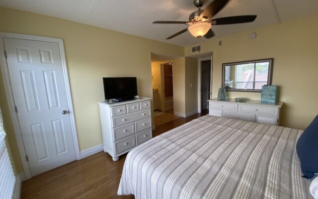 Bay Oaks by Beachside Management