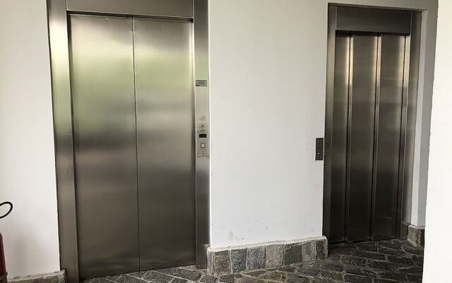 Center Suíço Flats e Shopping