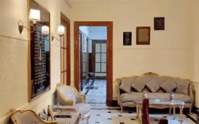 Triomphe Hotel