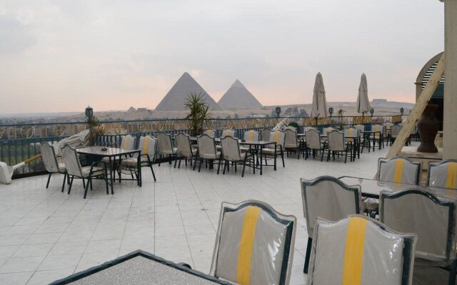 Pyramids Plaza Hotel