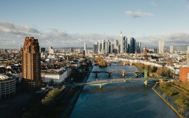 Lindner Hotel Frankfurt Main Plaza, part of JdV by Hyatt