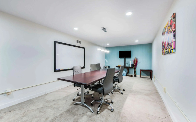 The Blu Hotel Blue Ash Cincinnati, Ascend Hotel Collection