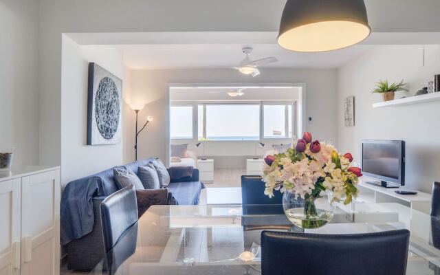 Eden Roc BeachFront Apartments