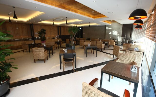 Incheon Ali Suite Hotel