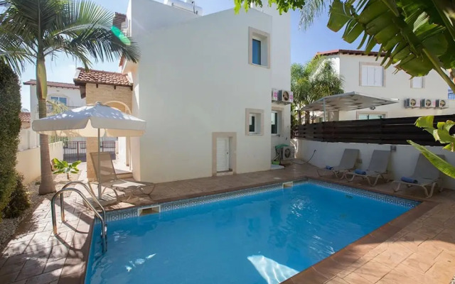 Luxury 2 Bedroom Villa With Private Pool, Paralimni Villa 1240