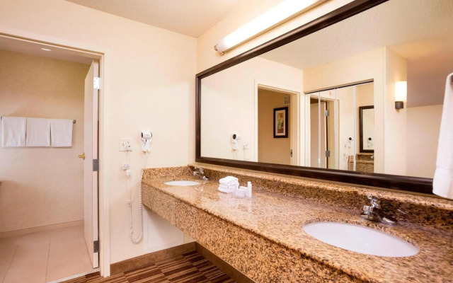 Courtyard by Marriott Woburn/Boston North