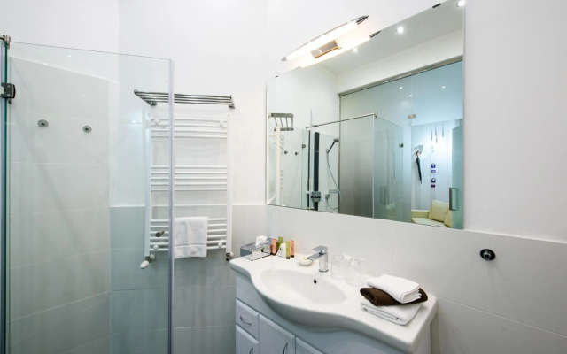Karoly Corner Residences