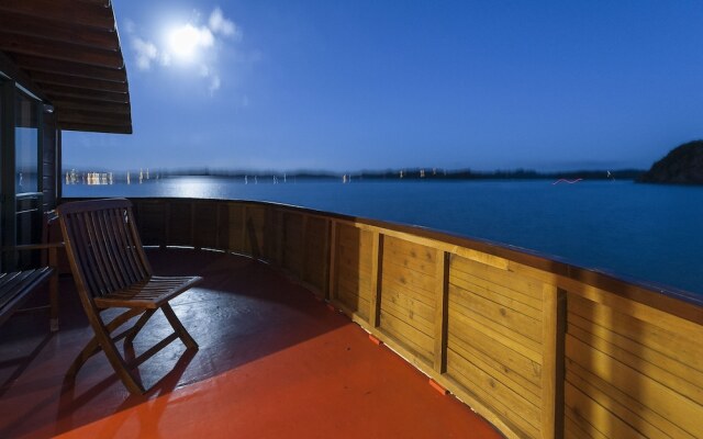 The Rock Adventure Cruise