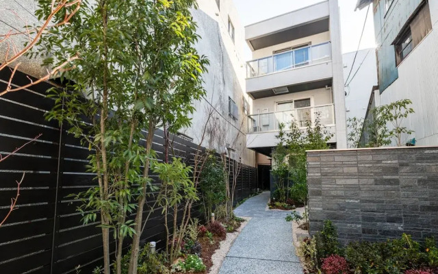 GRAND BASE Mojiko Ekimae