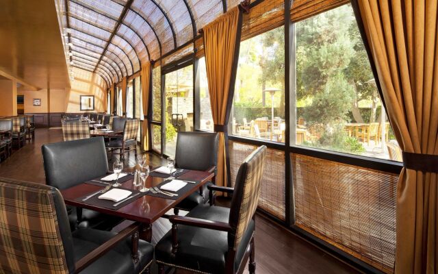 Sheraton Fairplex Suites & Conference Center