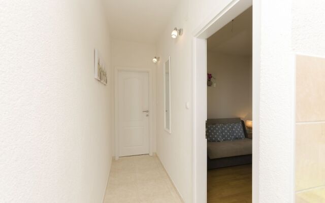 Apartments Tiho