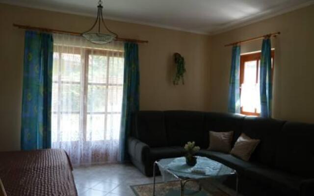 Marika Apartmanház