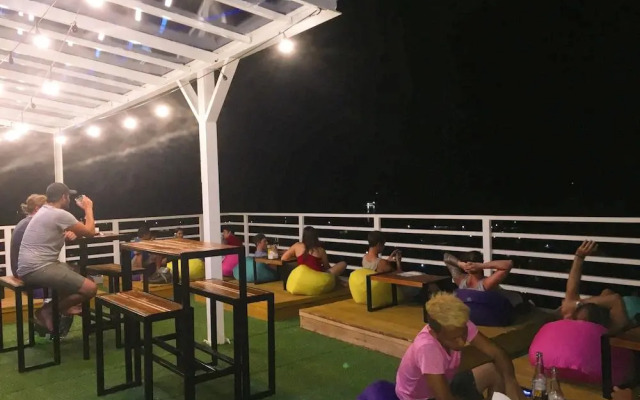 Four Thirteen Suites