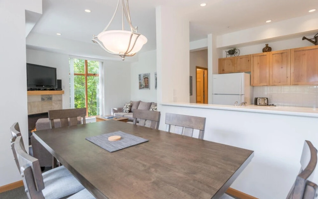 Bright and Clean, Walk Everywhere, Shared Pool and Hot Tub