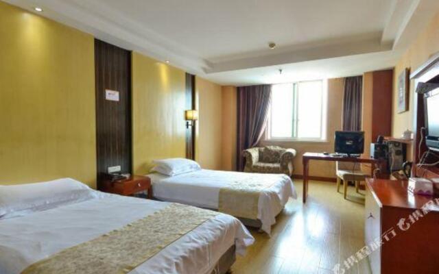 Yarvard Holiday Hotel