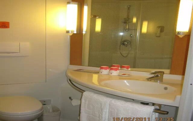 ibis Dalian Zhongshan Square