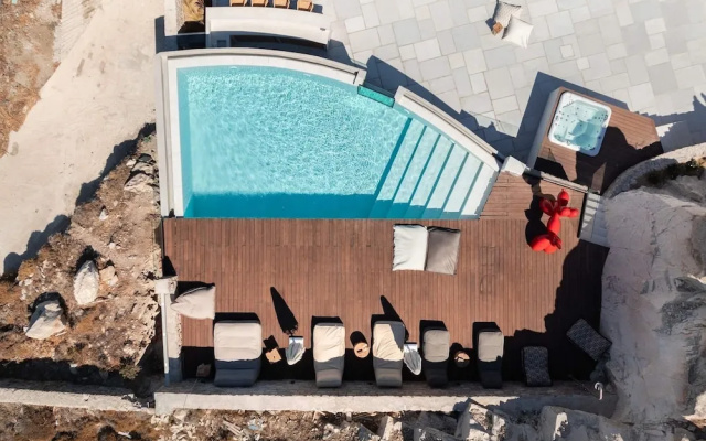 Martinez in Mykonos With 5 Bedrooms and 4 5 Bathrooms