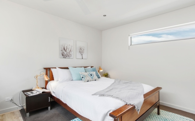 The Jetty Beach Apartment by Ready Set Host