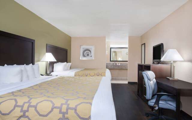 Baymont by Wyndham Lake City I-75