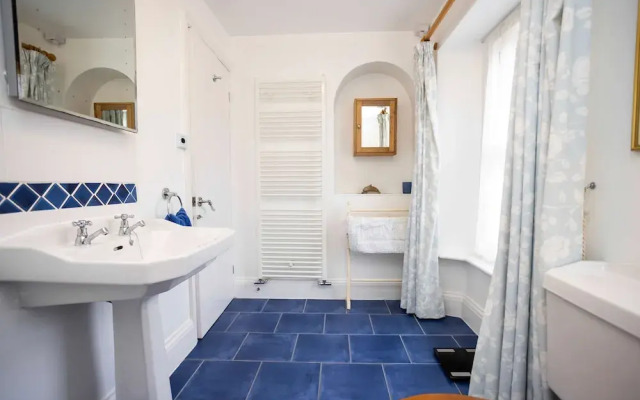 Hall House 3 Bedroom House St Florence