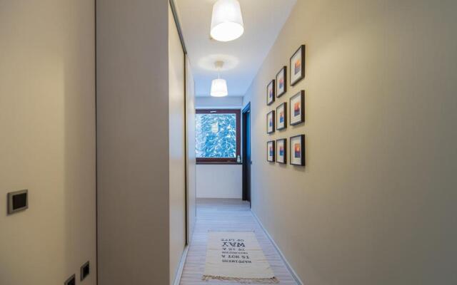 Charming 2-Bedroom, Silver Mountain, A Building