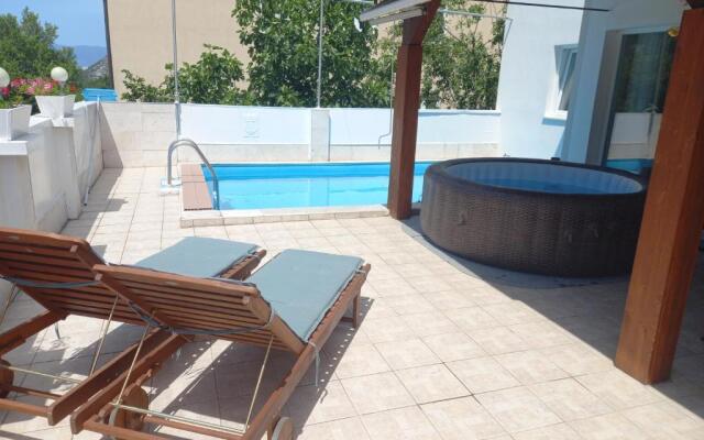 Vila Brig 108 - private swimming pool and jacuzzi