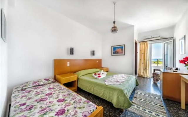 Harmony Hotel And Studios