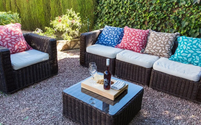 Private Pool, Garden, Barbecue and Beach Nearby